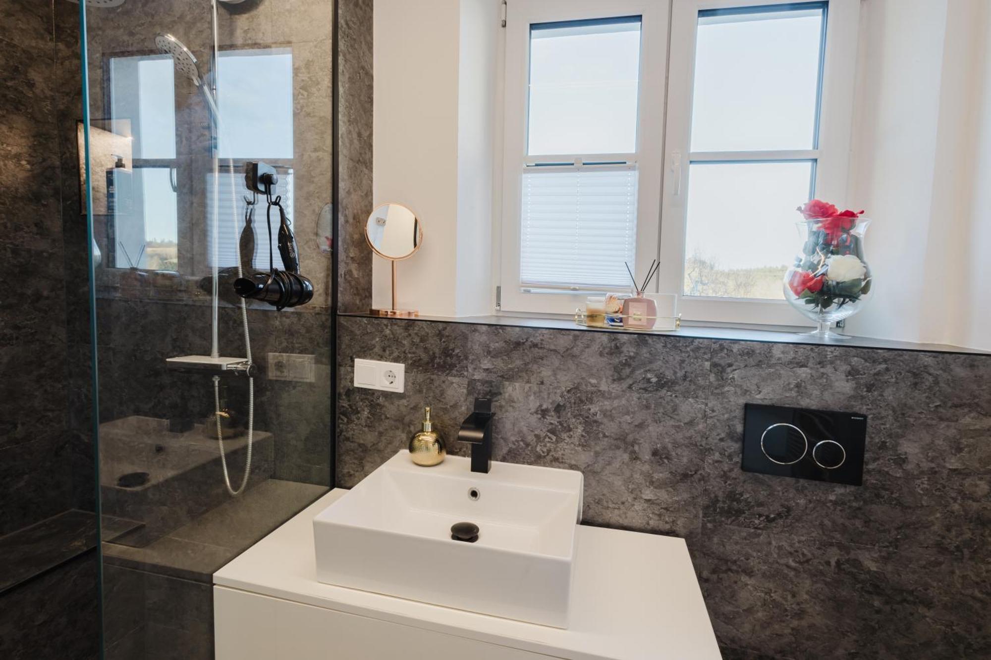 Tiefenbach  24-7 Living Room Passau - Cozy - Balcony - Kitchen מראה חיצוני תמונה