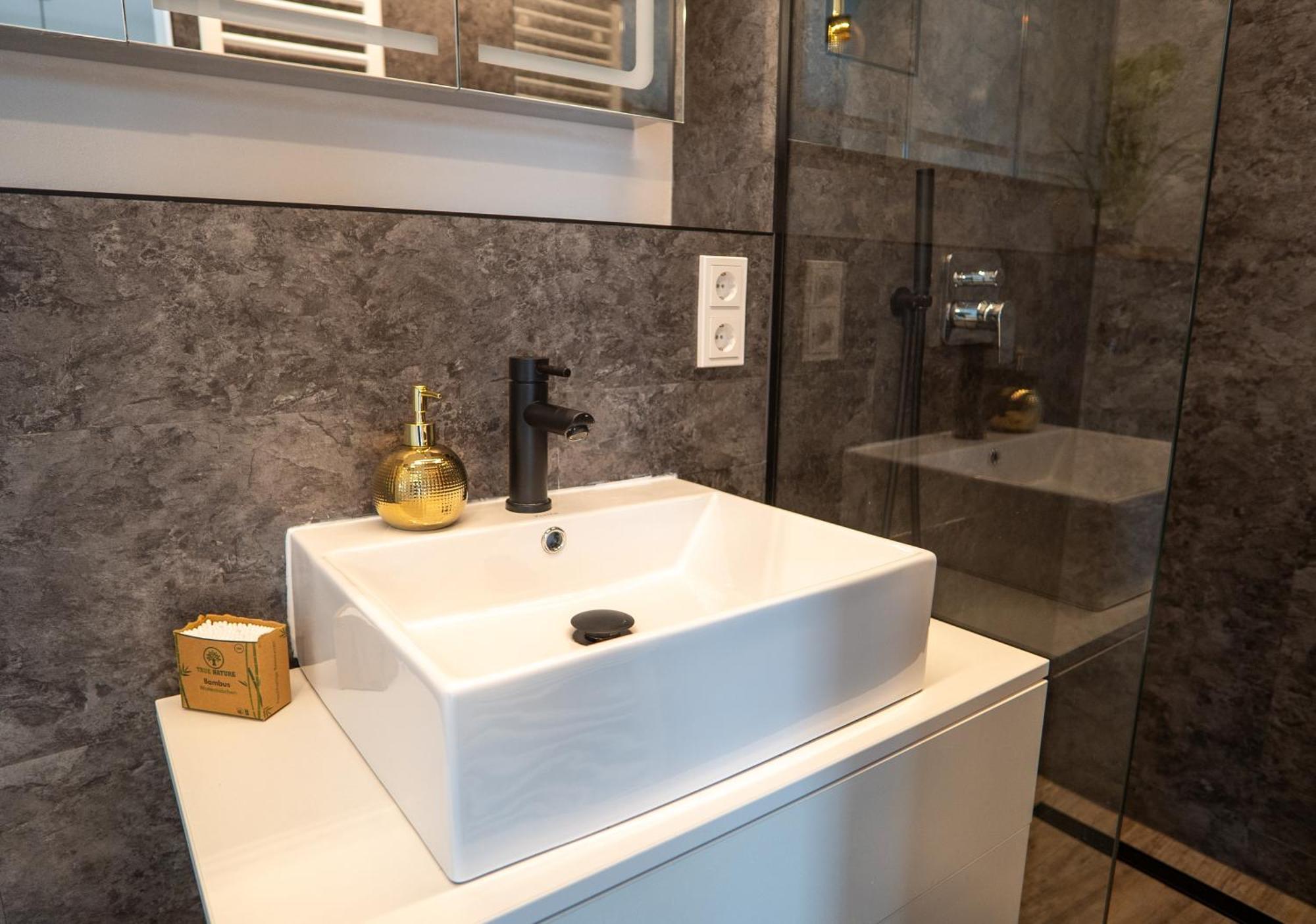 Tiefenbach  24-7 Living Room Passau - Cozy - Balcony - Kitchen מראה חיצוני תמונה